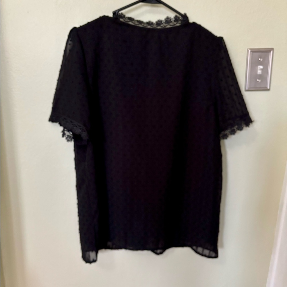 Elegant Black Lace Detail Blouse! NEW WITH TAGS! - Picture 5 of 14